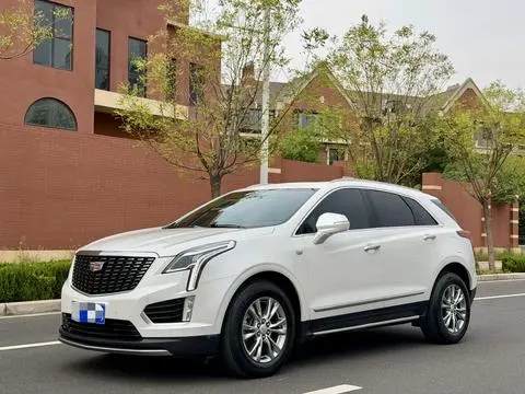 Cadillac XT5 2021 — фото 1