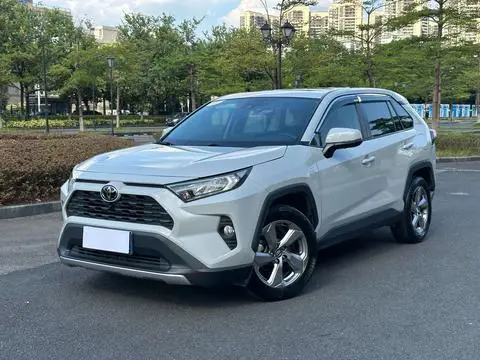 Toyota RAV4 2022 — фото 1