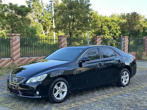 Toyota Reiz 2010