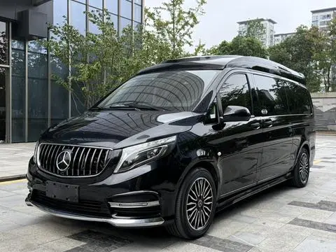 Mercedes-Benz 威霆 2018 — фото 1