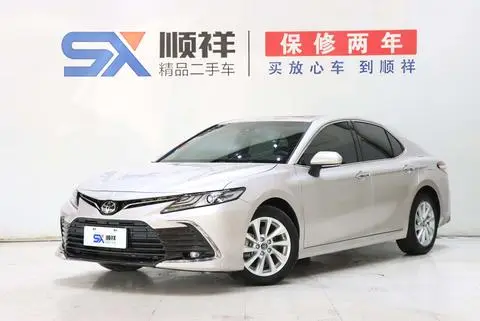 Toyota Camry 2021 — фото 1