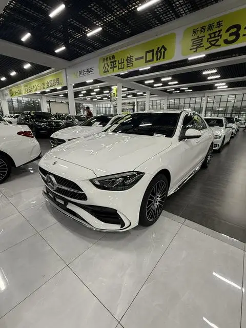 Mercedes-Benz C-Class 2024