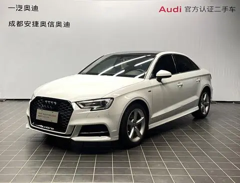 Audi A3 2018 — фото 1