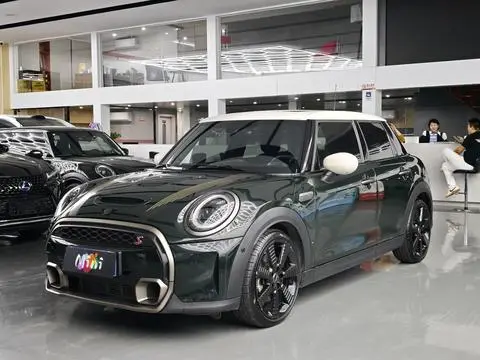 MINI MINI 2023