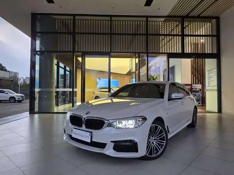 BMW 5 Series 2019 — фото 1