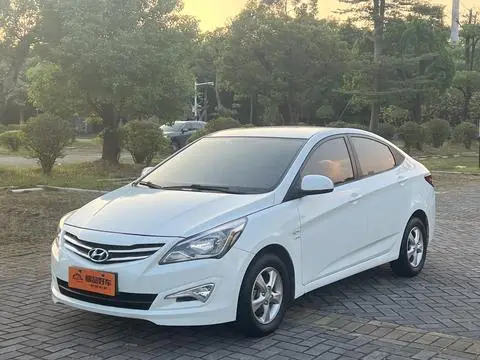 Hyundai Reina 2014 — фото 1