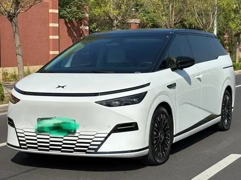XPeng 小鹏X9 2025