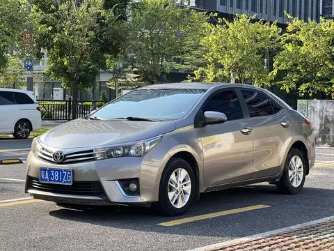 Toyota Corolla 2014 — фото 1