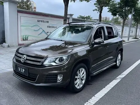 Volkswagen Tiguan 2015 — фото 1