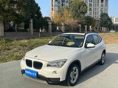 BMW X1 2012 — фото 1