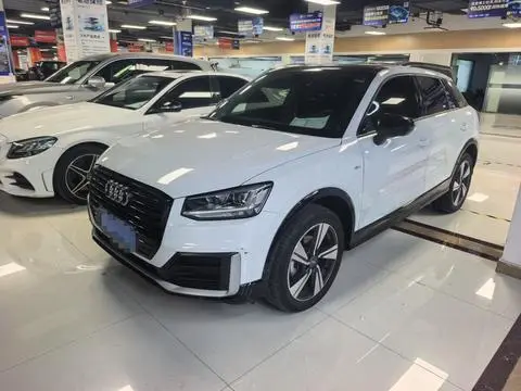 Audi Q2L 2021