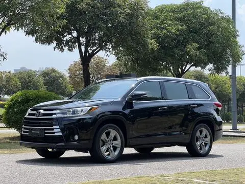 Toyota Highlander 2018 — фото 1