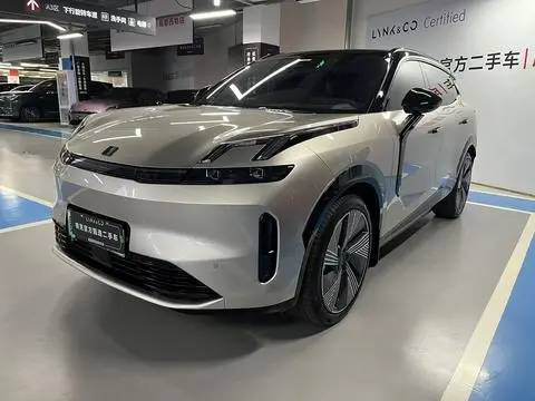 Lynk & Co 08 EM-P 2023