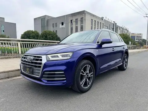 Audi Q5L 2018 — фото 1