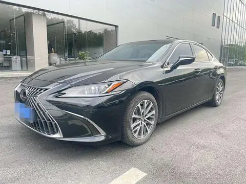 Lexus ES 2022