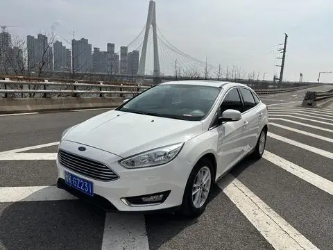 Ford Focus 2015 — фото 1