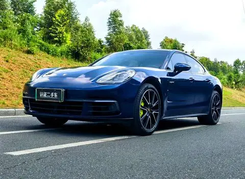 Porsche Panamera E-Hybrid 2018