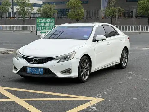 Toyota Reiz 2013