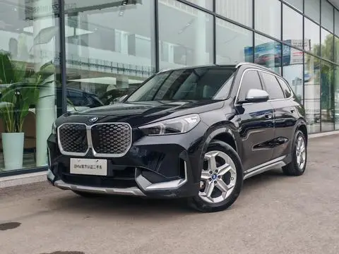 BMW iX1 2025