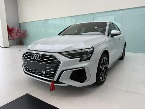 Audi A3 2021 — фото 1