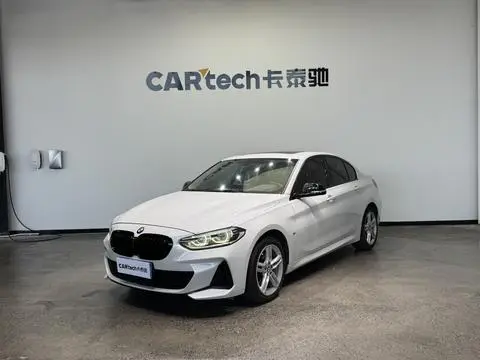 BMW 1 Series 2021 — фото 1
