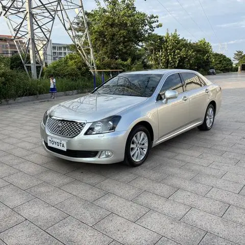 Toyota Crown 2011