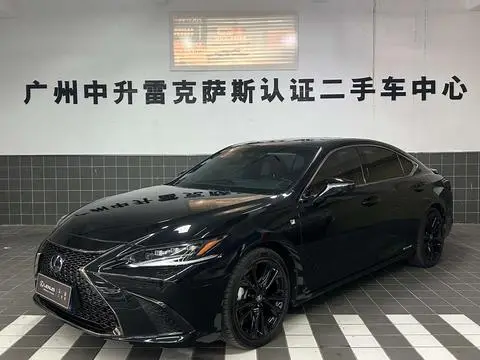 Lexus ES 2021
