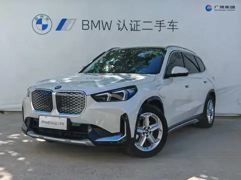 BMW iX1 2025