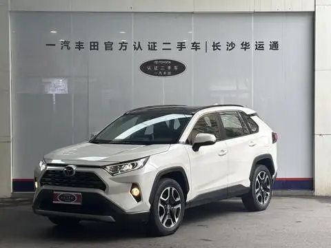 Toyota RAV4 2021 — фото 1