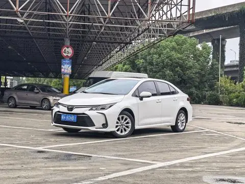 Toyota Corolla 2021 — фото 1