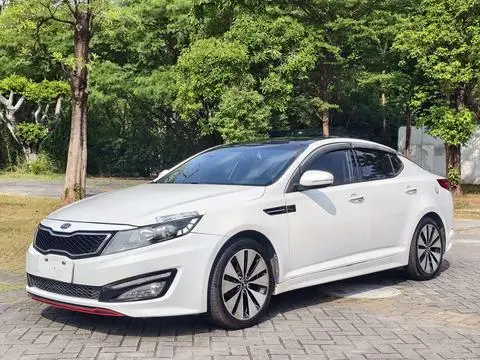 Kia K5 2011