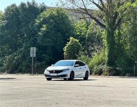 Honda Civic 2019 — фото 1