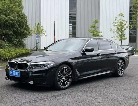 BMW 5 Series 2020 — фото 1