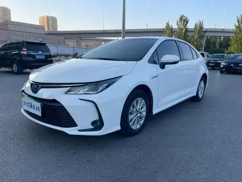 Toyota Corolla 2022 — фото 1