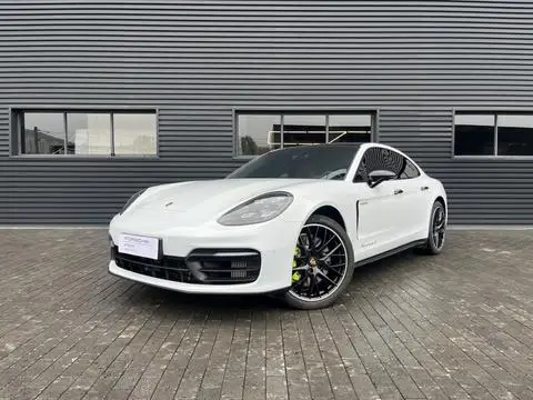 Porsche Panamera E-Hybrid 2023