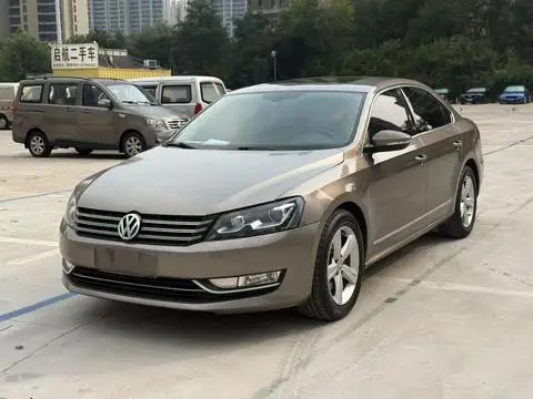 Volkswagen Passat 2013 — фото 1