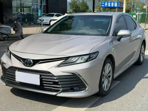 Toyota Camry 2021 — фото 1