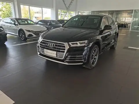 Audi Q5L 2020 — фото 1