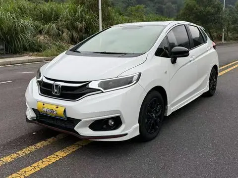 Honda Fit 2018 — фото 1