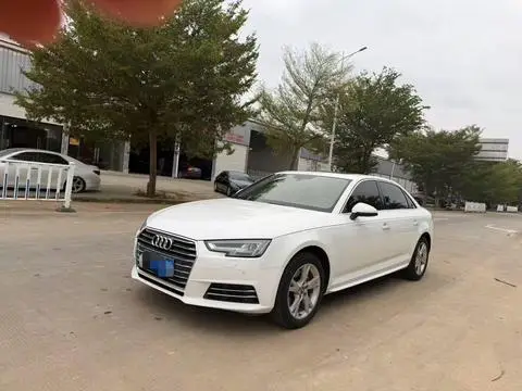 Audi A4L 2018 — фото 1