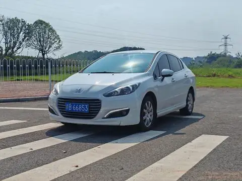 Peugeot 308 2014 — фото 1