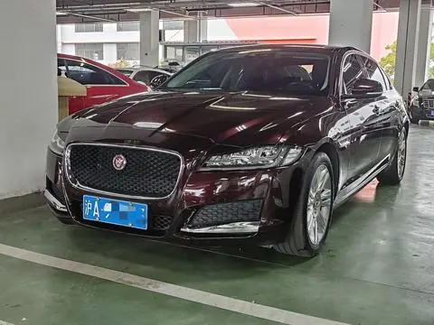 Jaguar XFL 2018 — фото 1