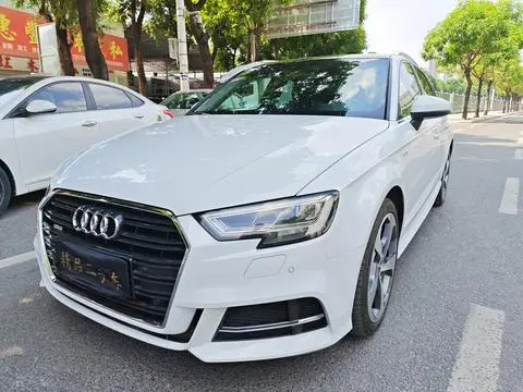 Audi A3 2018 — фото 1