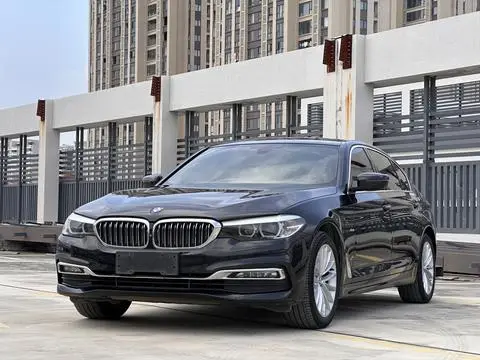 BMW 5 Series 2018 — фото 1