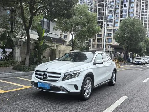 Mercedes-Benz GLA 2015