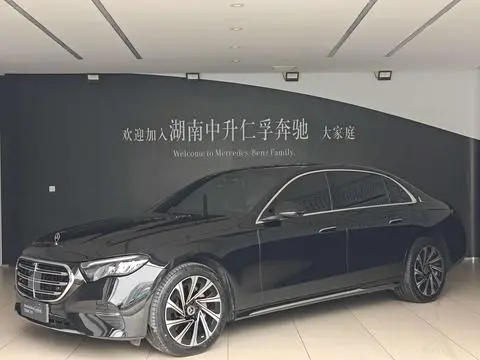 Mercedes-Benz E-Class 2025 — фото 1