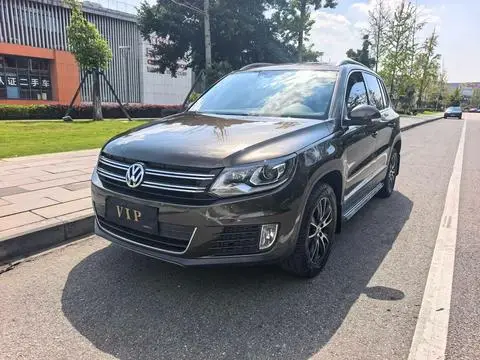 Volkswagen Tiguan 2015 — фото 1