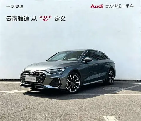 Audi A3 2025 — фото 1