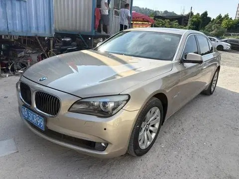 BMW 7 Series 2011 — фото 1