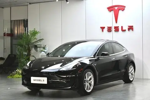 Tesla Model 3 2020 — фото 1